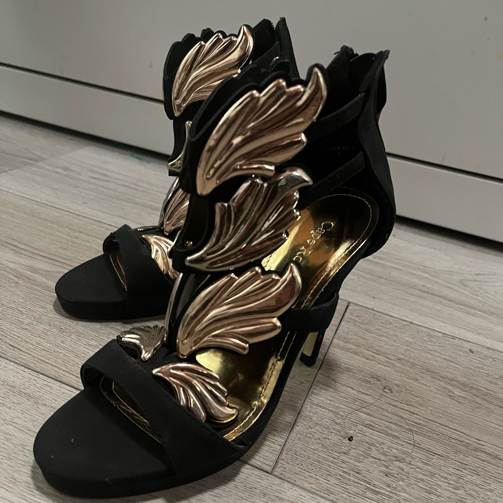Black size 6 heels
